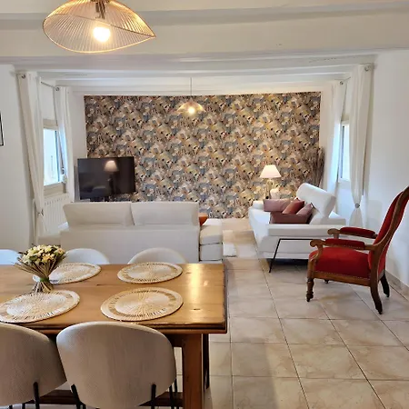 Maison De En Perigord Noir בית נופש Saint-Cernin-de-lʼHerm